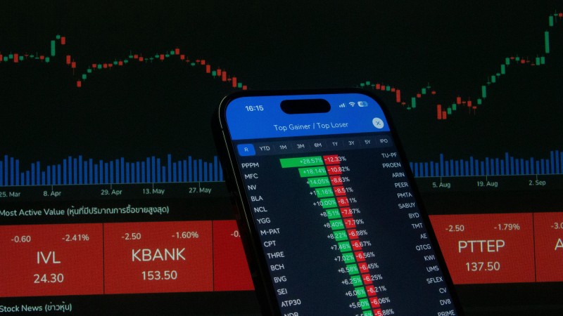 驾驭市场波动：捷希源杠杆APP为投资者提供即时信息与分析